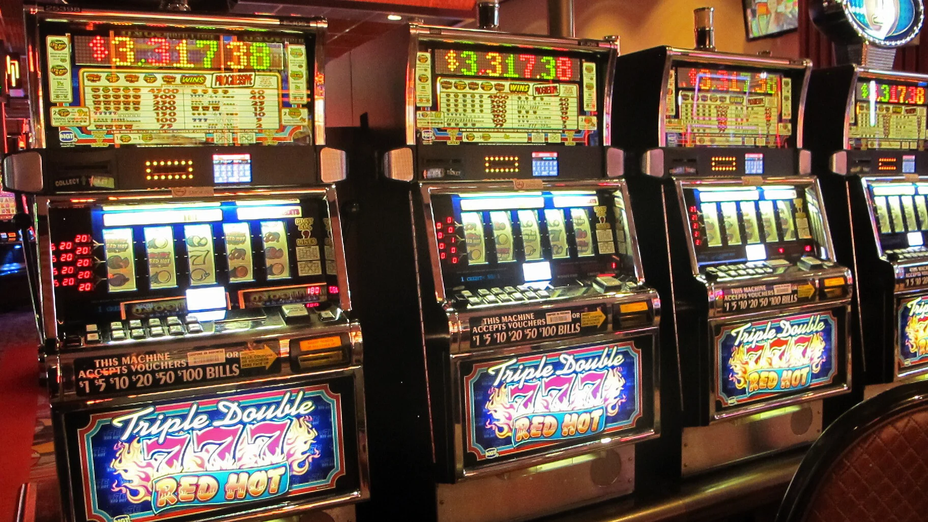 centros de mesa tipo casino de cumple años